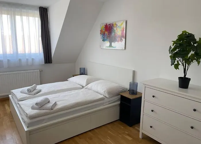 Dachgeschoss Fuer 4 Mit Terrasse