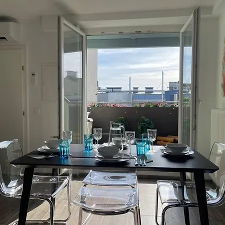 Ferienwohnung Dachgeschoss Fuer 4 Mit Terrasse Wien Exterior foto