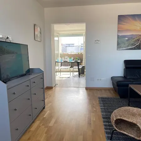 Ferienwohnung Dachgeschoss Fuer 4 Mit Terrasse Wien Exterior foto