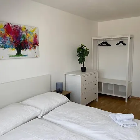 Ferienwohnung Dachgeschoss Fuer 4 Mit Terrasse Wien Exterior foto