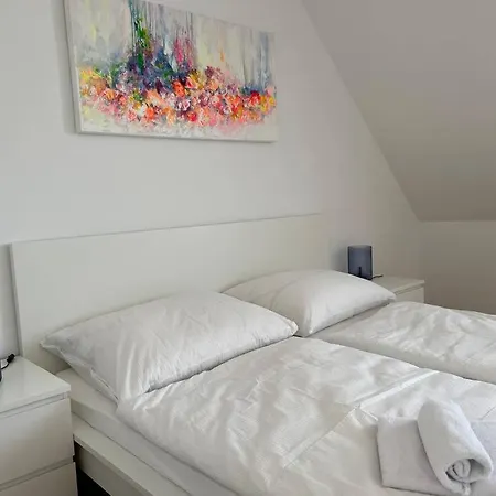 Ferienwohnung Dachgeschoss Fuer 4 Mit Terrasse Wien Exterior foto