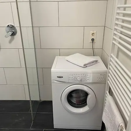Ferienwohnung Dachgeschoss Fuer 4 Mit Terrasse Wien Exterior foto