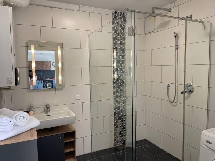 Dachgeschoss Fuer 4 Mit Terrasse Vídeň