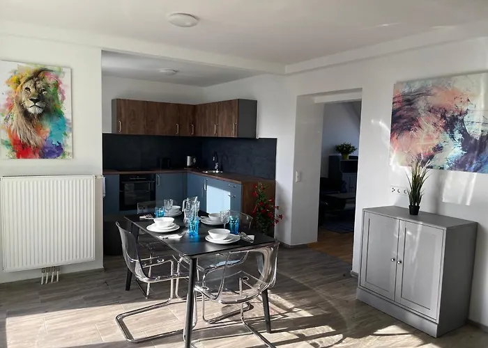 Dachgeschoss Fuer 4 Mit Terrasse